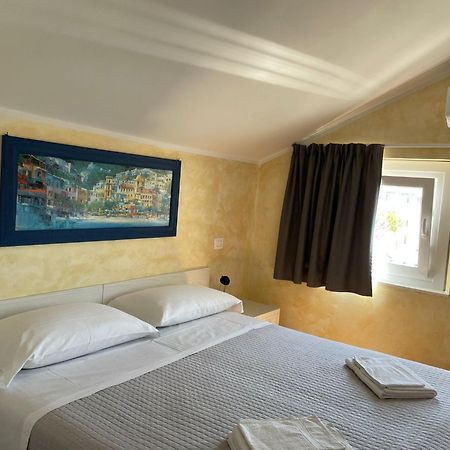 Hotel Hawaii Bed And Coffee Riccione Exterior foto