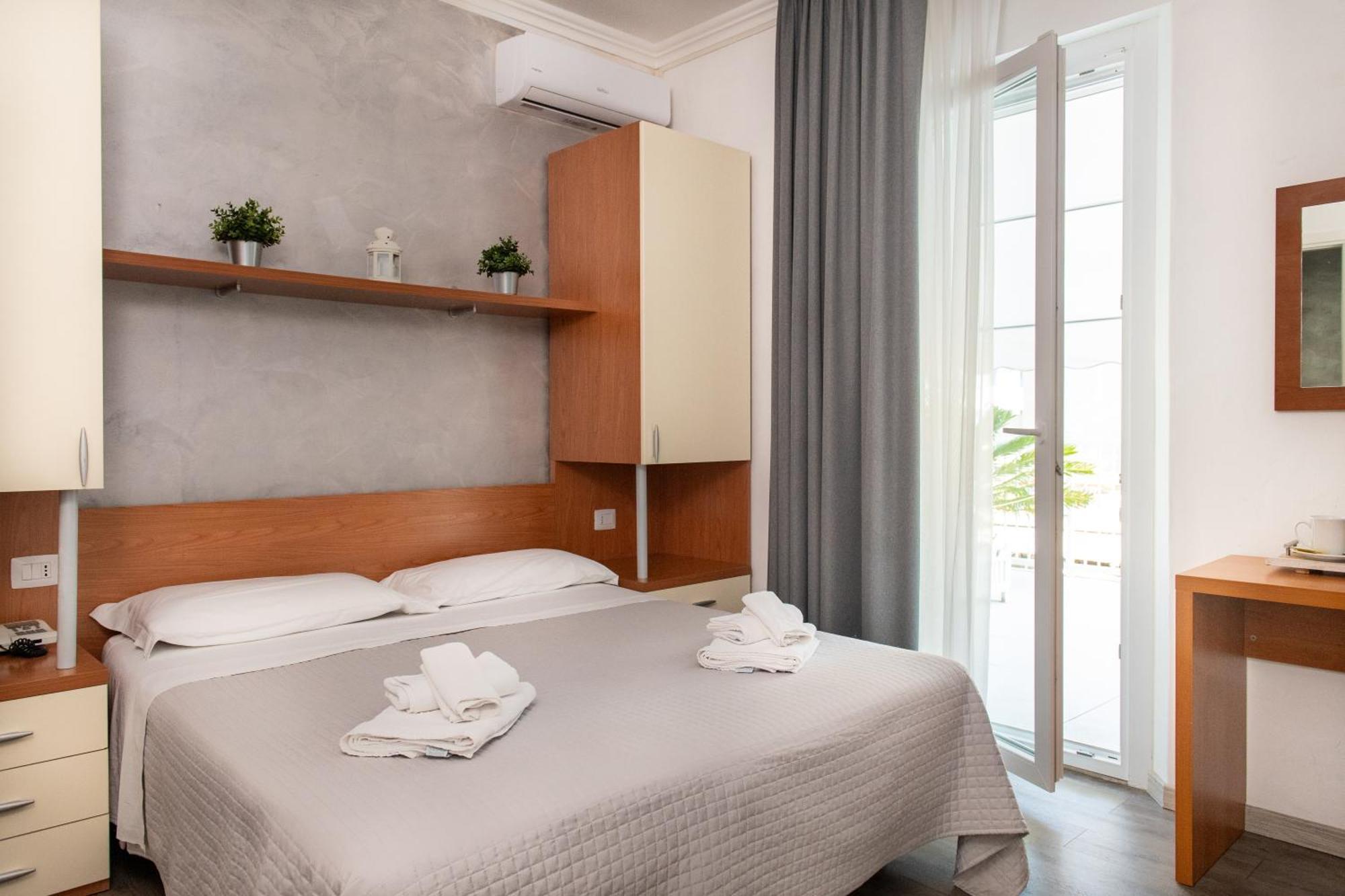 Hotel Hawaii Bed And Coffee Riccione Habitación foto