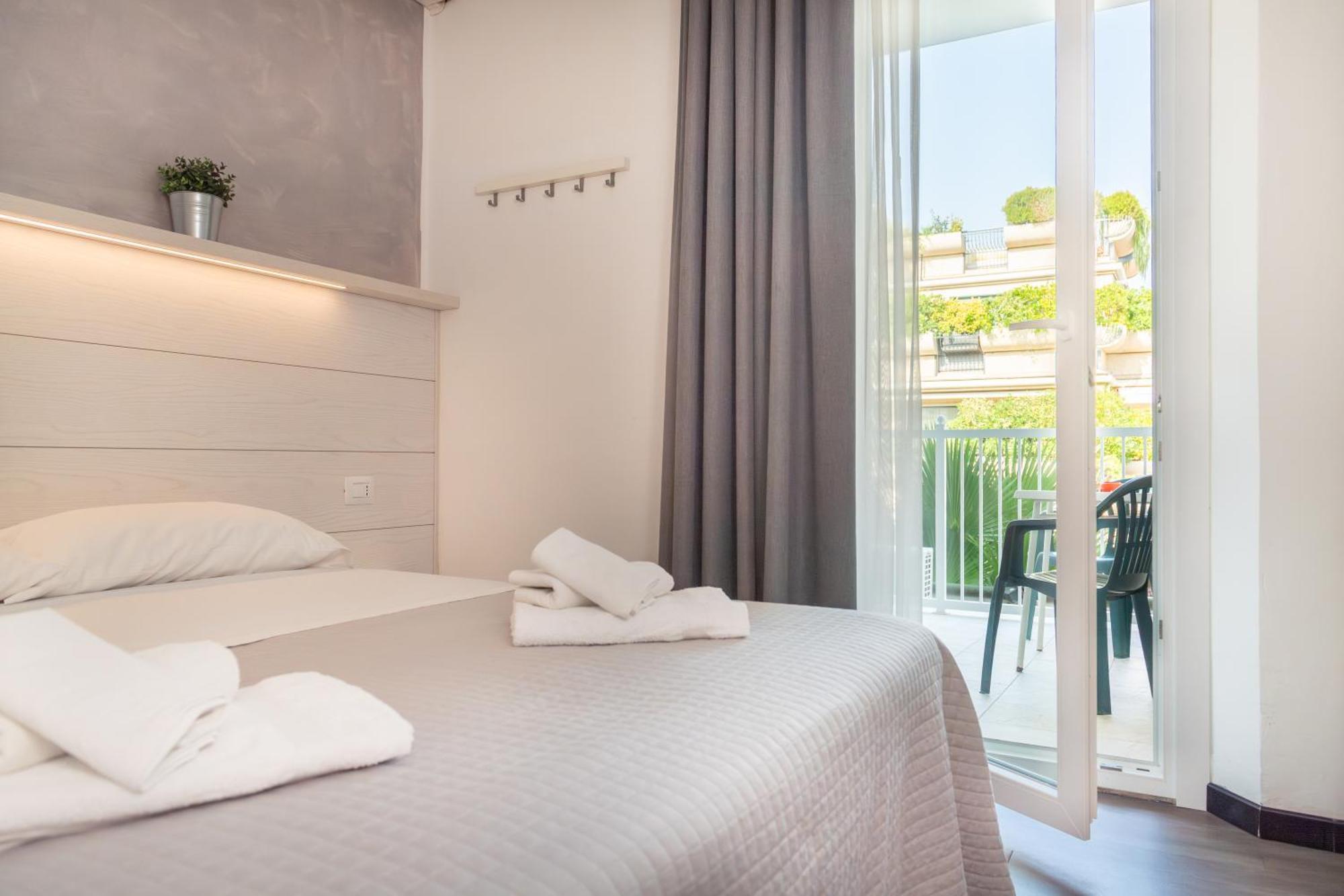 Hotel Hawaii Bed And Coffee Riccione Habitación foto