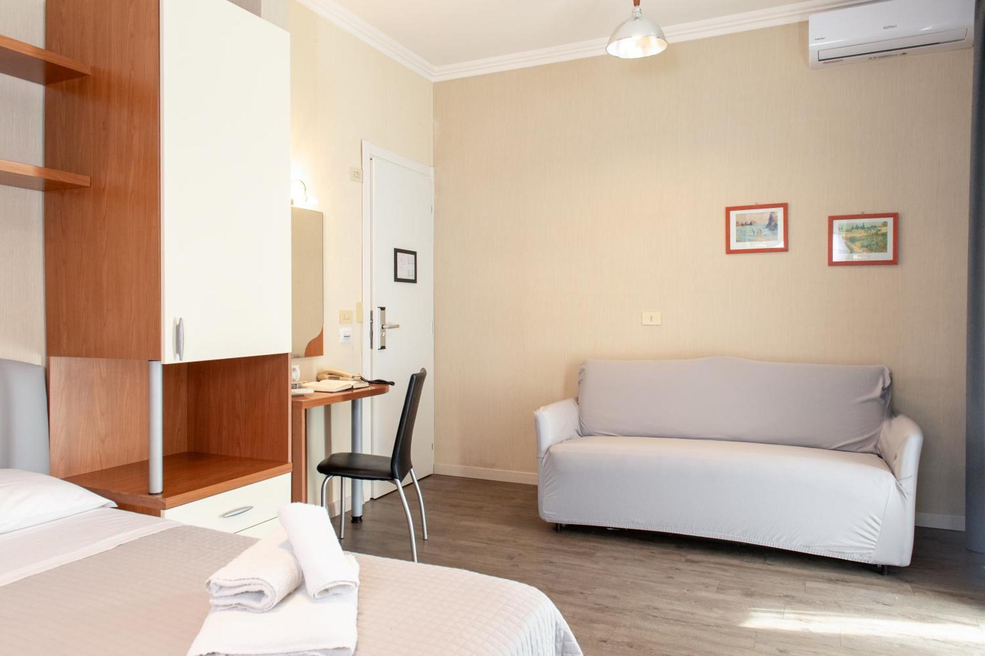Hotel Hawaii Bed And Coffee Riccione Habitación foto