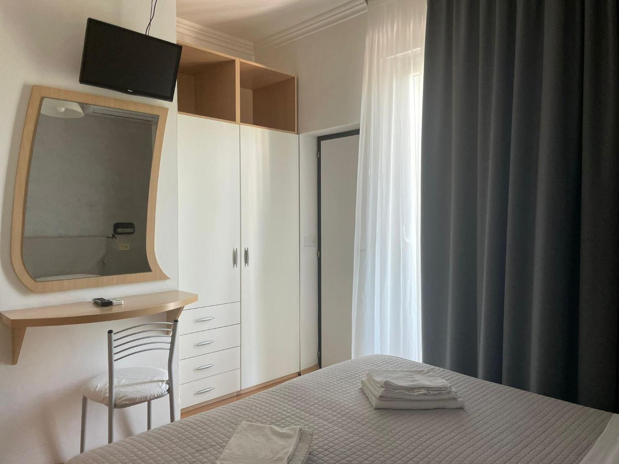 Hotel Hawaii Bed And Coffee Riccione Exterior foto