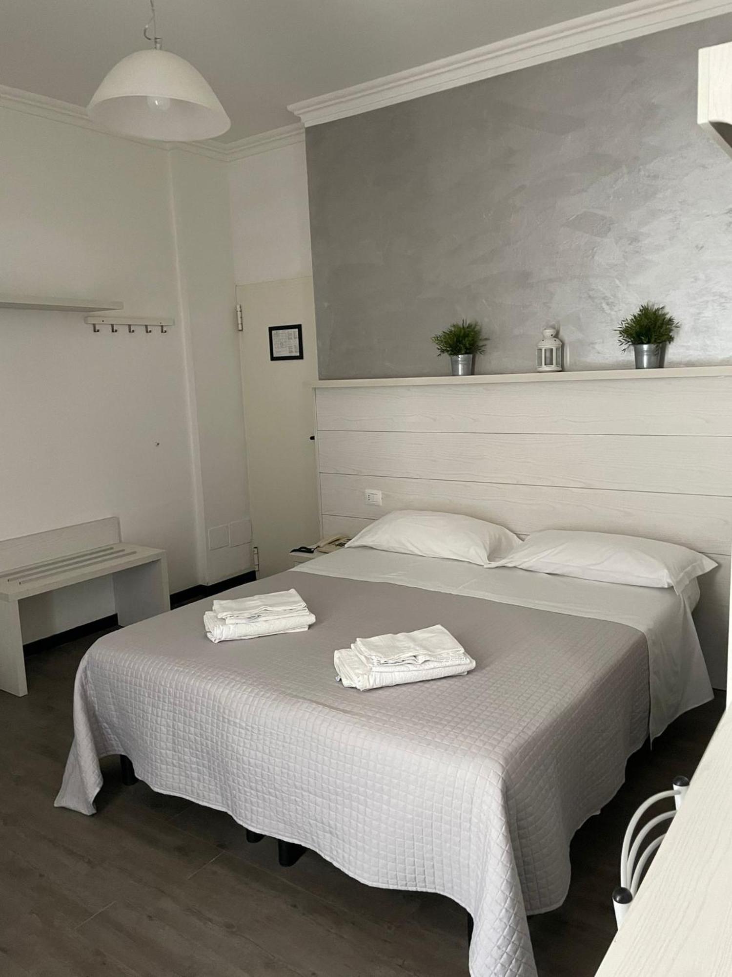 Hotel Hawaii Bed And Coffee Riccione Exterior foto
