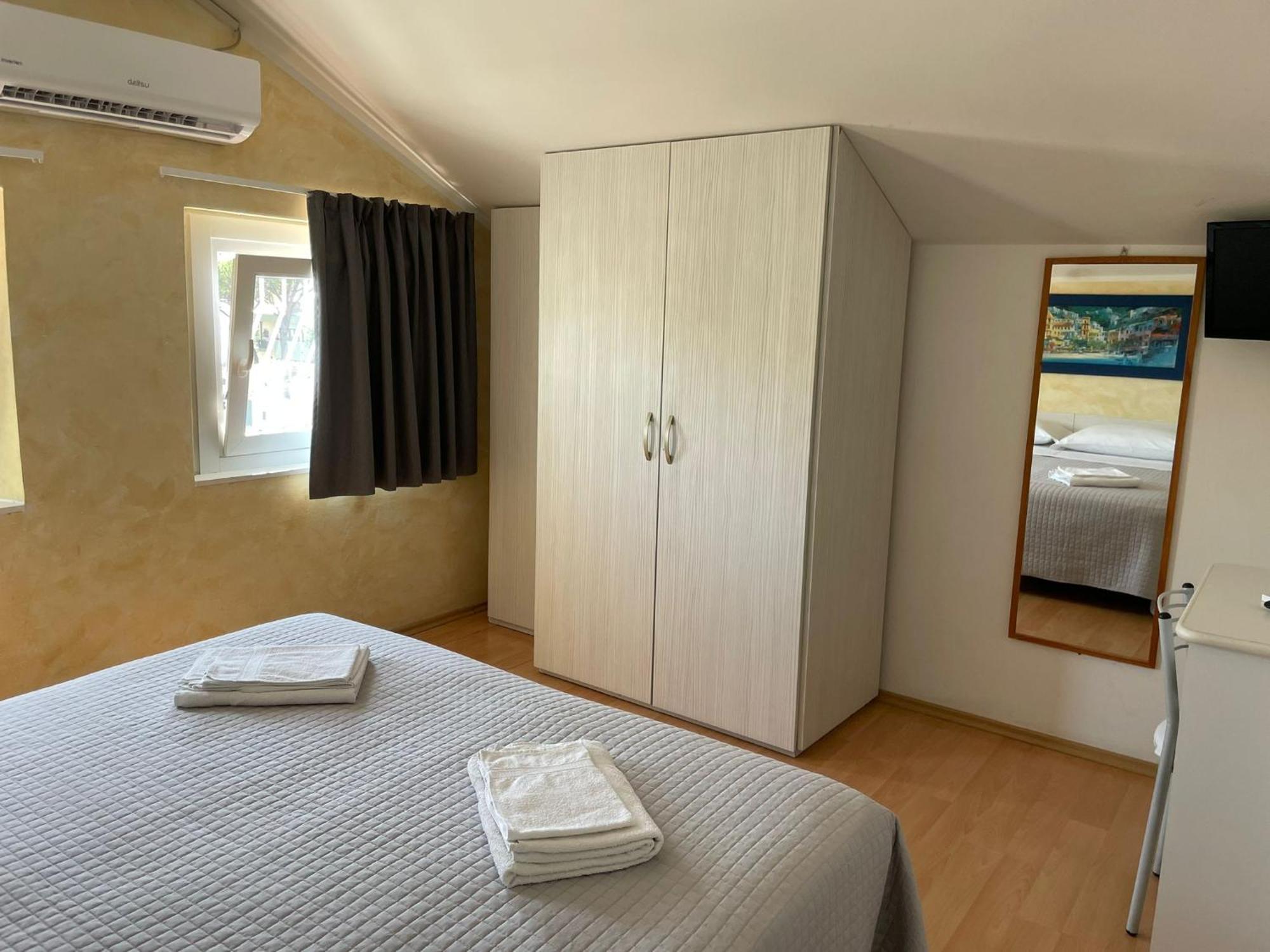 Hotel Hawaii Bed And Coffee Riccione Exterior foto